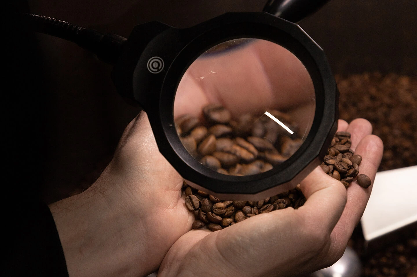 Перевірка на дефекти кави Illusion після обсмажки